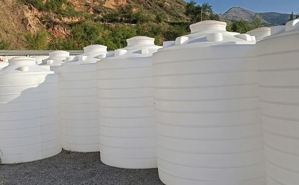 化工液体储存注意事项——选对PE两当塑料桶避免安全隐患 化工液体储存注意事项——选对PE两当塑料桶避免安全隐患